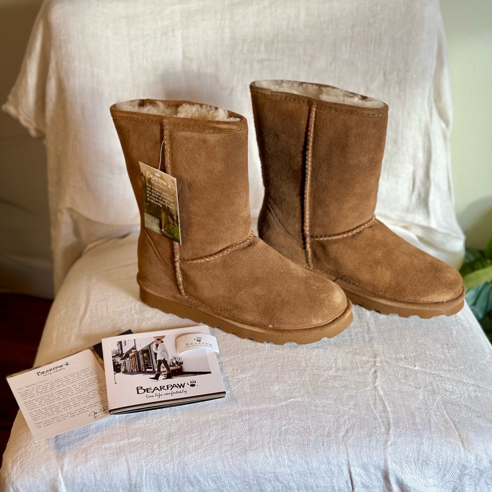 Bearpaw Hickory II Suede Boots Chestnut Women’s 9W Wide New with Box